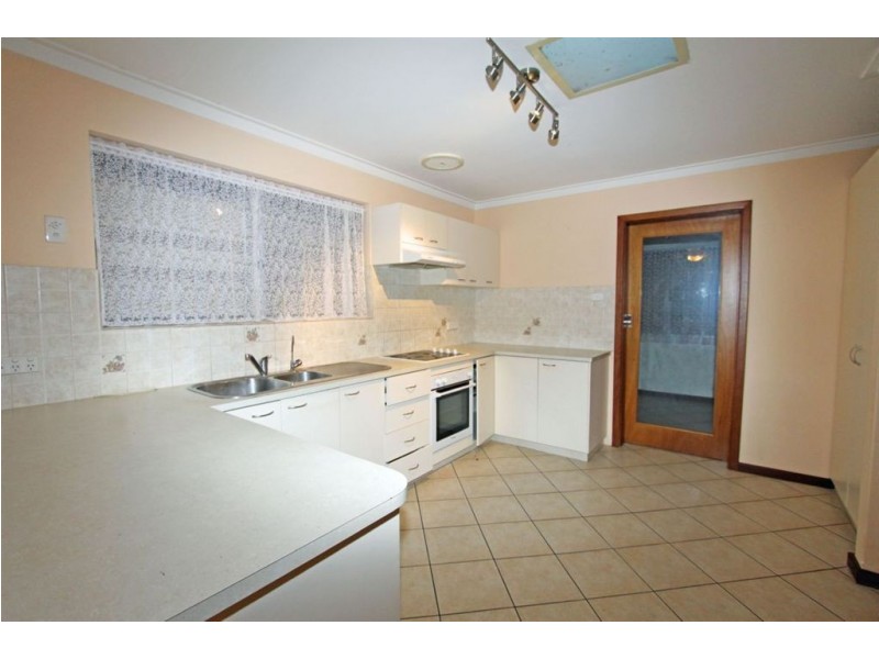 60 Leslie Street, Dudley Park WA 6210