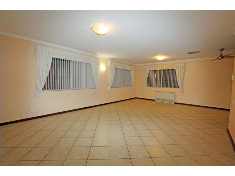 60 Leslie Street, Dudley Park WA 6210