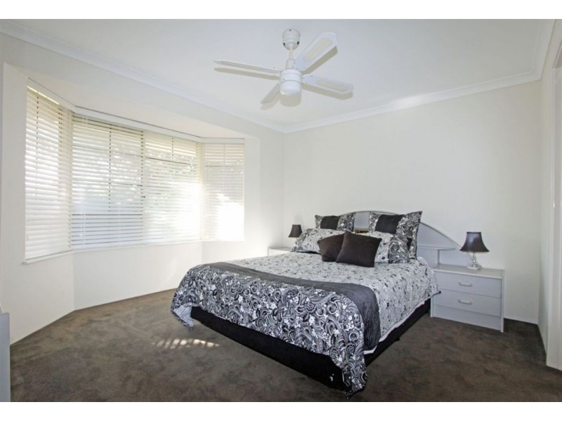 18 Railton Place, Dudley Park WA 6210