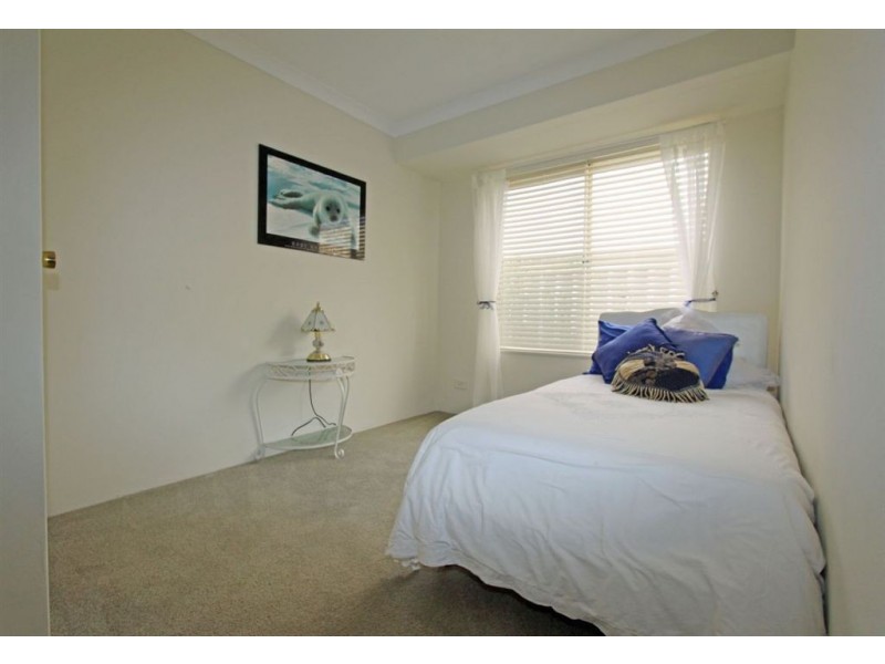 18 Railton Place, Dudley Park WA 6210