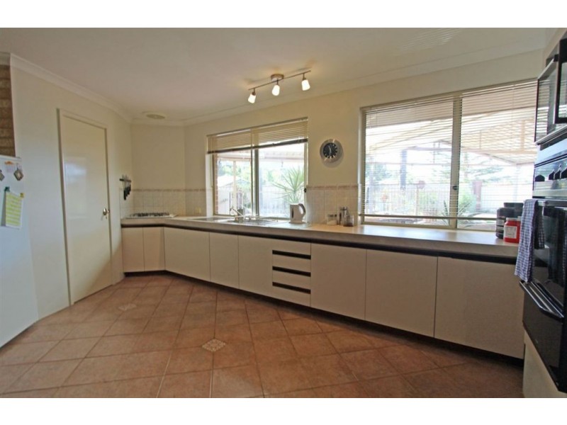 9 Perida Way, Greenfields WA 6210