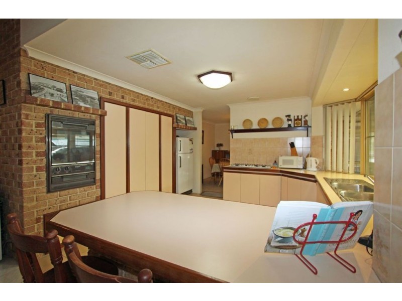 27 Portmarnock Circle, Halls Head WA 6210