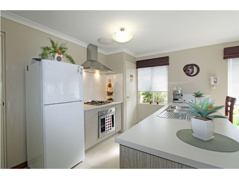 17 Pingle Drive, Greenfields WA 6210