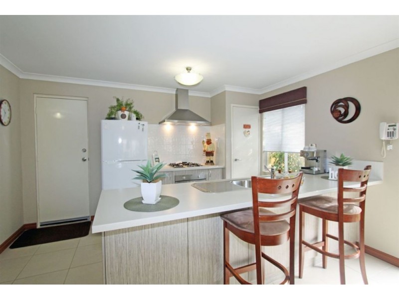 17 Pingle Drive, Greenfields WA 6210