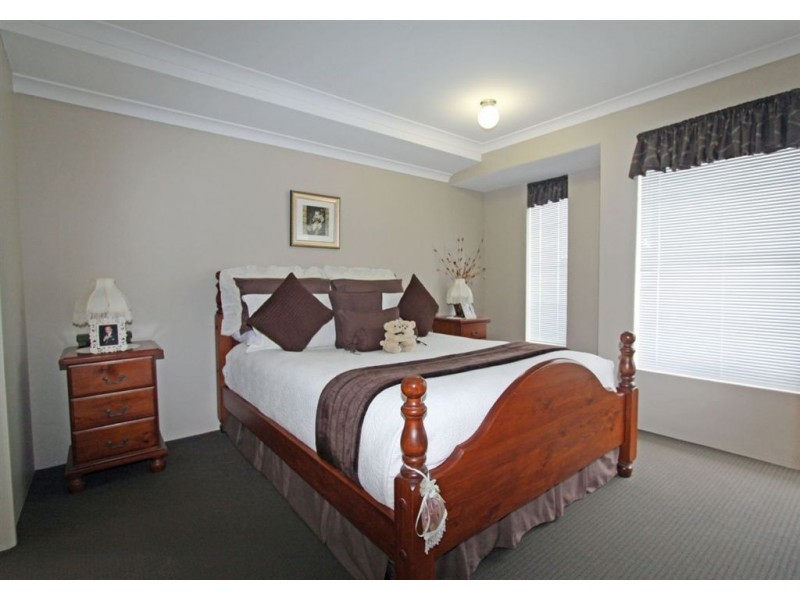 17 Pingle Drive, Greenfields WA 6210