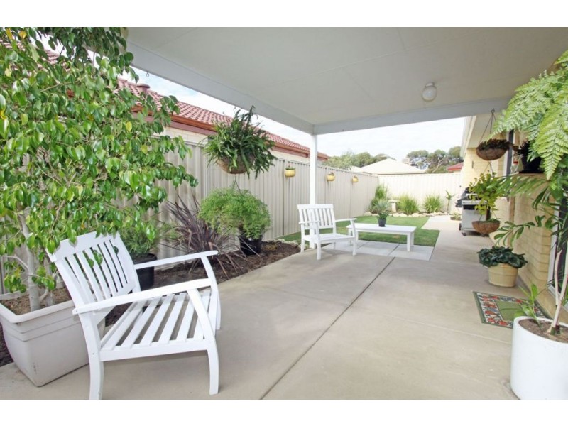 17 Pingle Drive, Greenfields WA 6210