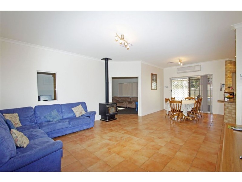 44 Peaceful Waters Drive, Barragup WA 6209