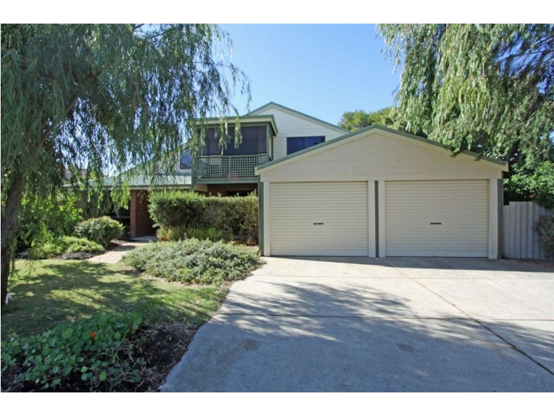 18 Mahogany Drive, Halls Head WA 6210