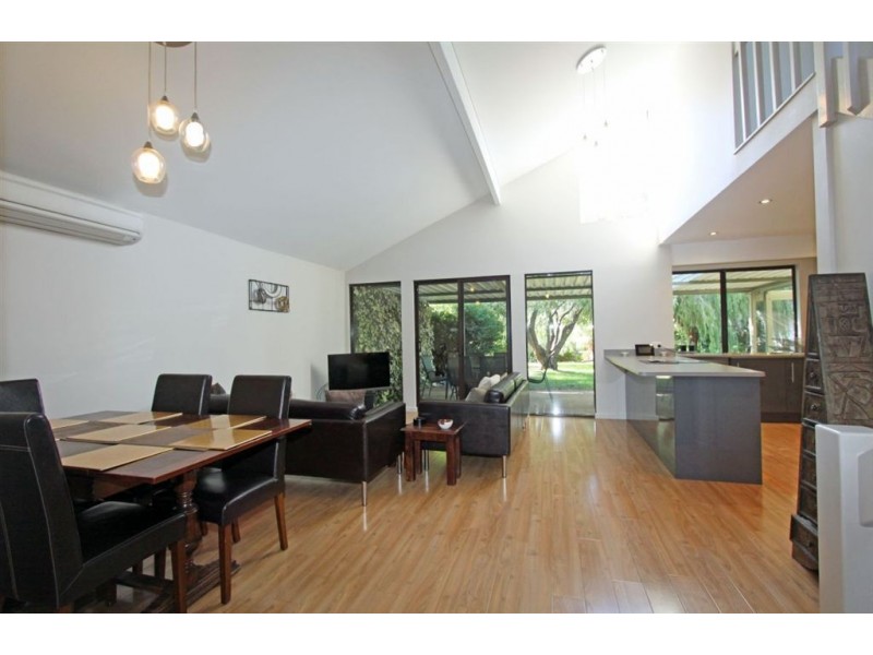 18 Mahogany Drive, Halls Head WA 6210