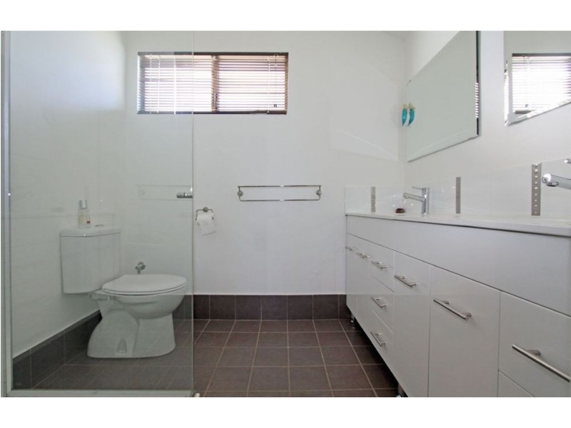 18 Mahogany Drive, Halls Head WA 6210