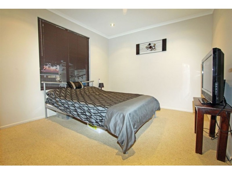 18 Mahogany Drive, Halls Head WA 6210