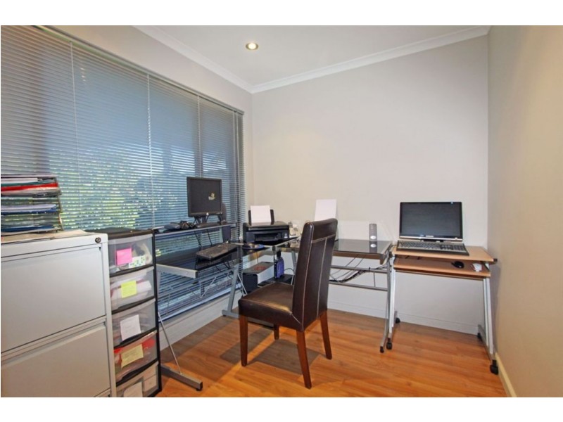 18 Mahogany Drive, Halls Head WA 6210