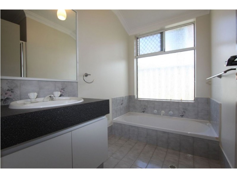 5 Shelley Cove, Greenfields WA 6210