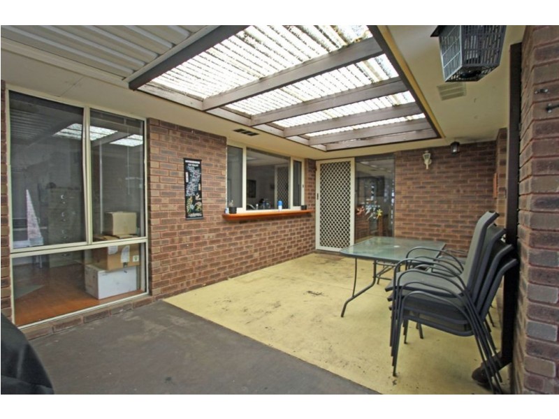 3 Oakdale Close, Halls Head WA 6210