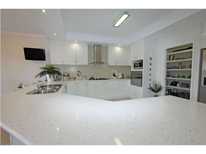 27 Rees Place, Wannanup WA 6210