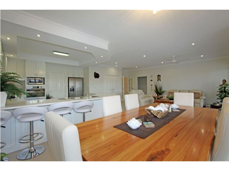 27 Rees Place, Wannanup WA 6210