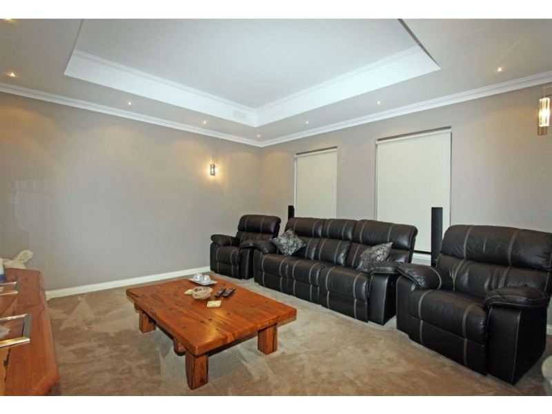 27 Rees Place, Wannanup WA 6210