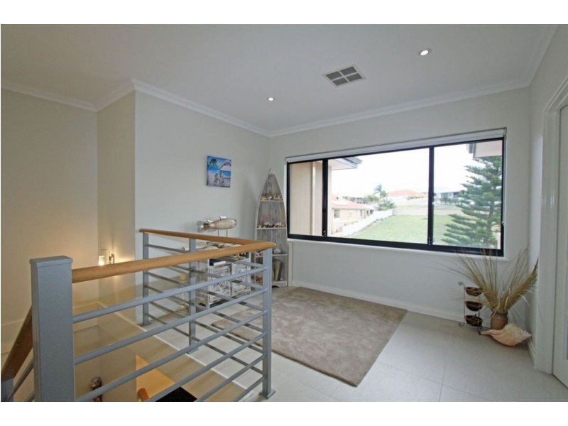 27 Rees Place, Wannanup WA 6210