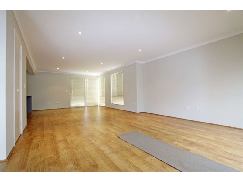 70 Leisure Way, Halls Head WA 6210