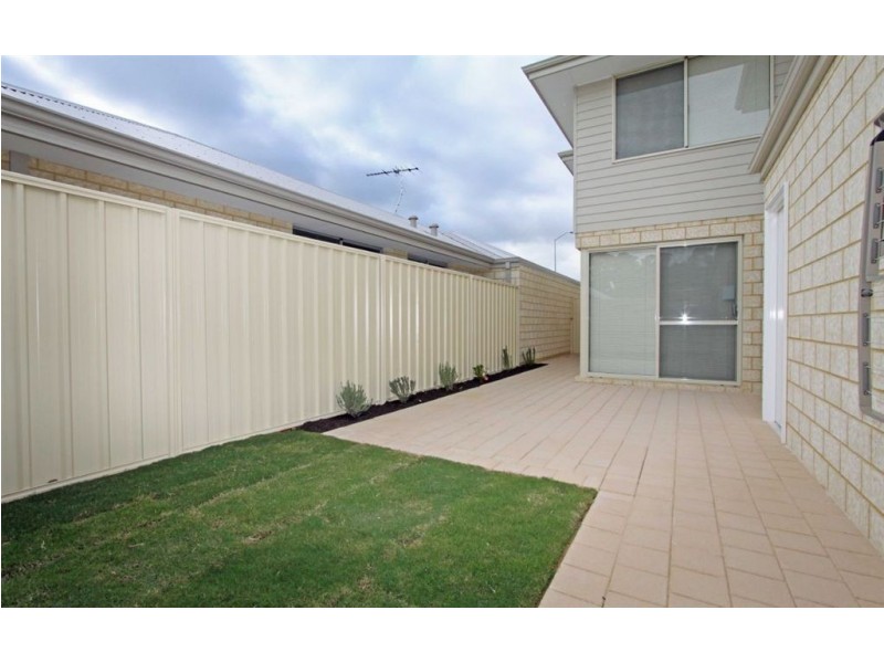 70 Leisure Way, Halls Head WA 6210