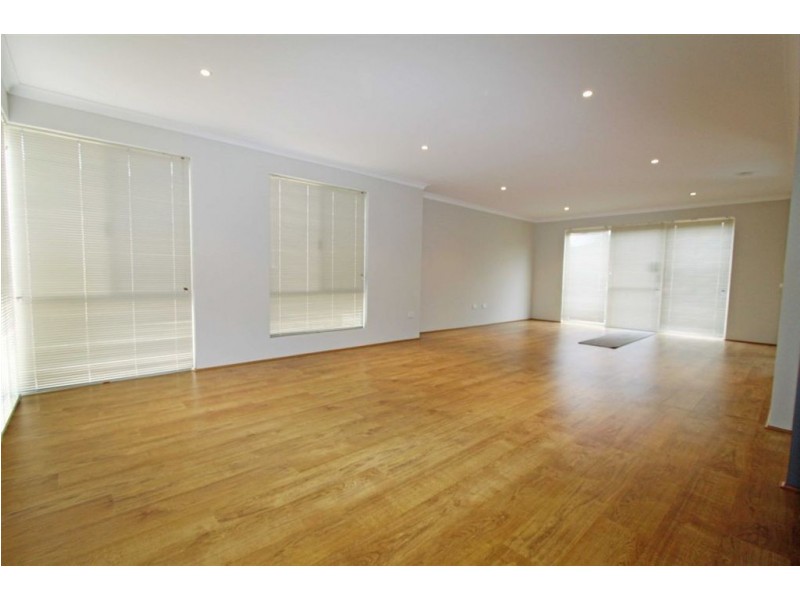 70 Leisure Way, Halls Head WA 6210