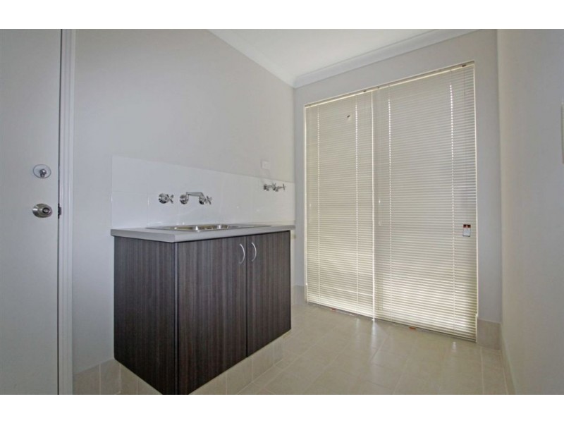 70 Leisure Way, Halls Head WA 6210