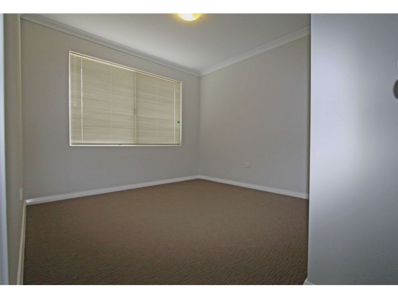 70 Leisure Way, Halls Head WA 6210
