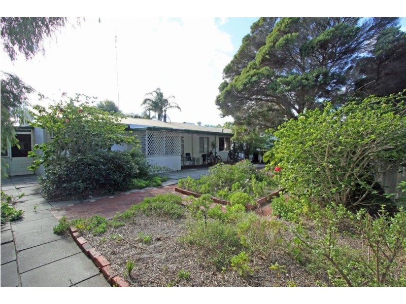 18 Mathew Street, Falcon WA 6210