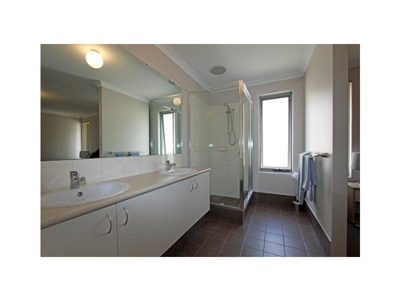 18 Scottsdale Turn, Meadow Springs WA 6210