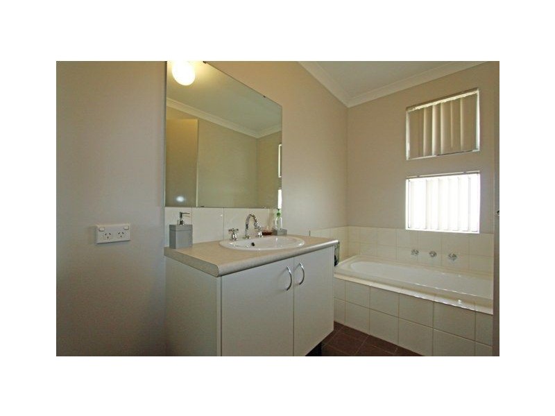 18 Scottsdale Turn, Meadow Springs WA 6210