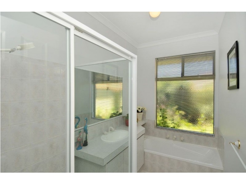 21 Batavia Avenue, Wannanup WA 6210