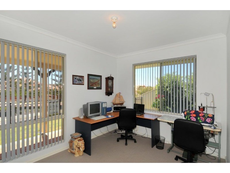 21 Batavia Avenue, Wannanup WA 6210