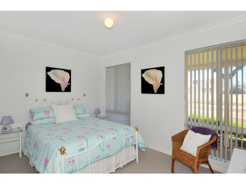 21 Batavia Avenue, Wannanup WA 6210