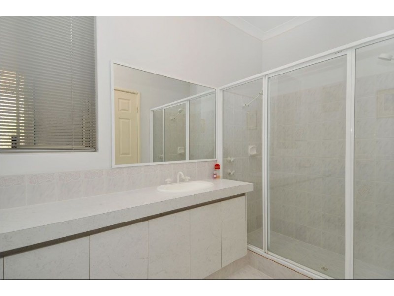 21 Batavia Avenue, Wannanup WA 6210