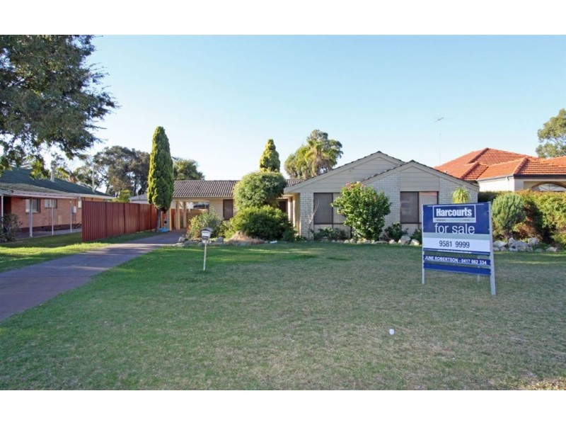 18 Leighton Road East, Halls Head WA 6210