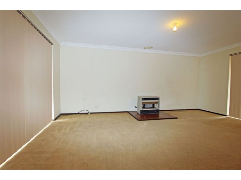 18 Leighton Road East, Halls Head WA 6210