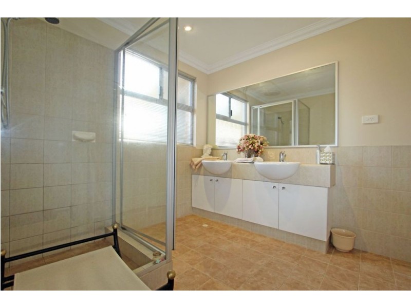 5 Beverston Terrace, Erskine WA 6210