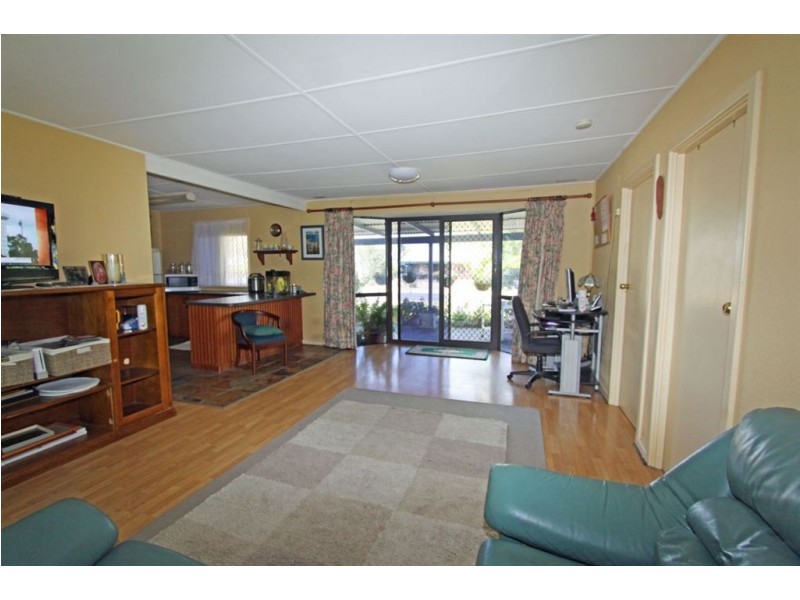 16 Nesbitt Way, Greenfields WA 6210