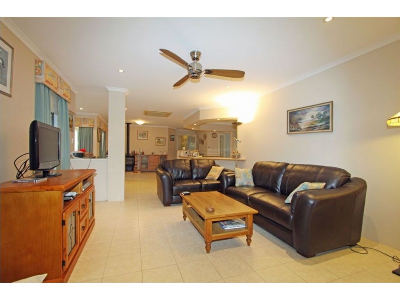 36 Mariners Cove Drive, Dudley Park WA 6210