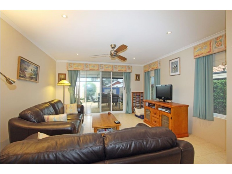 36 Mariners Cove Drive, Dudley Park WA 6210