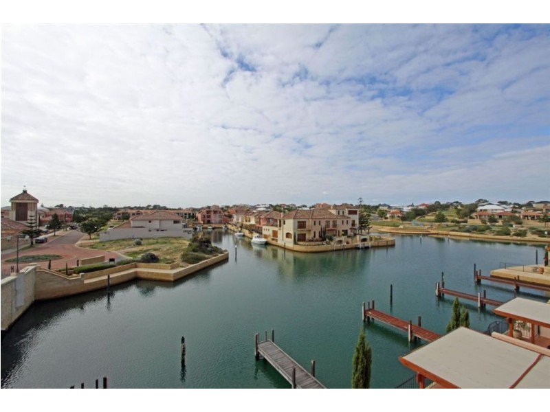 9/18 Port Quays, Wannanup WA 6210