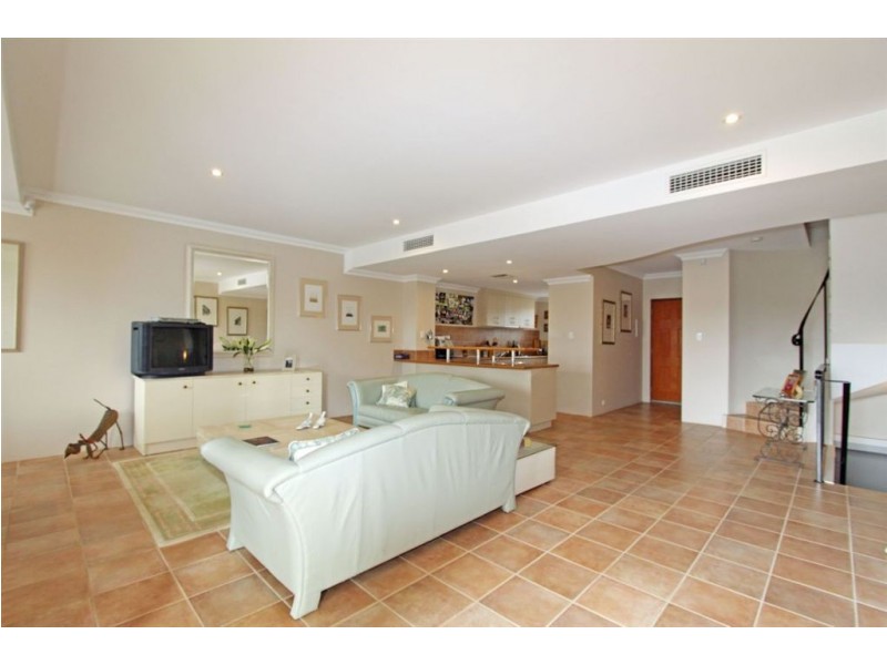 9/18 Port Quays, Wannanup WA 6210