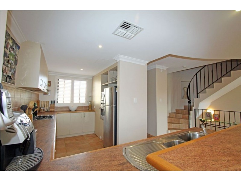 9/18 Port Quays, Wannanup WA 6210