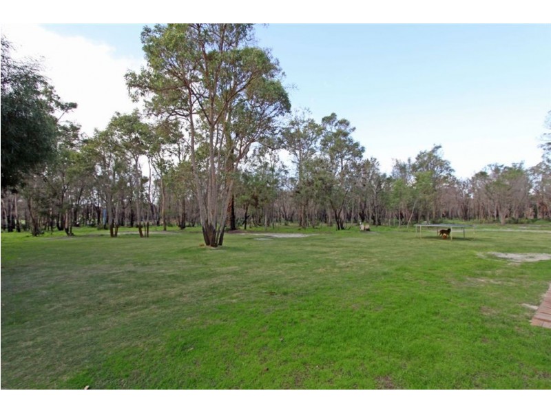 600 Southern Estuary Road, Lake Clifton WA 6215