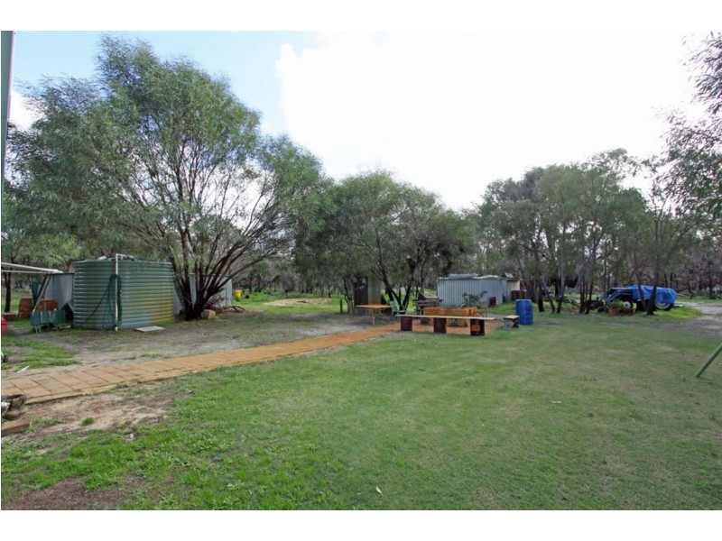 600 Southern Estuary Road, Lake Clifton WA 6215