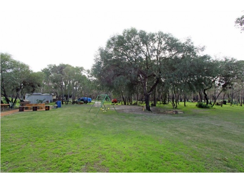 600 Southern Estuary Road, Lake Clifton WA 6215