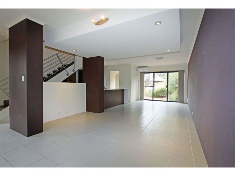 42/1 Mariners Cove Drive, Dudley Park WA 6210
