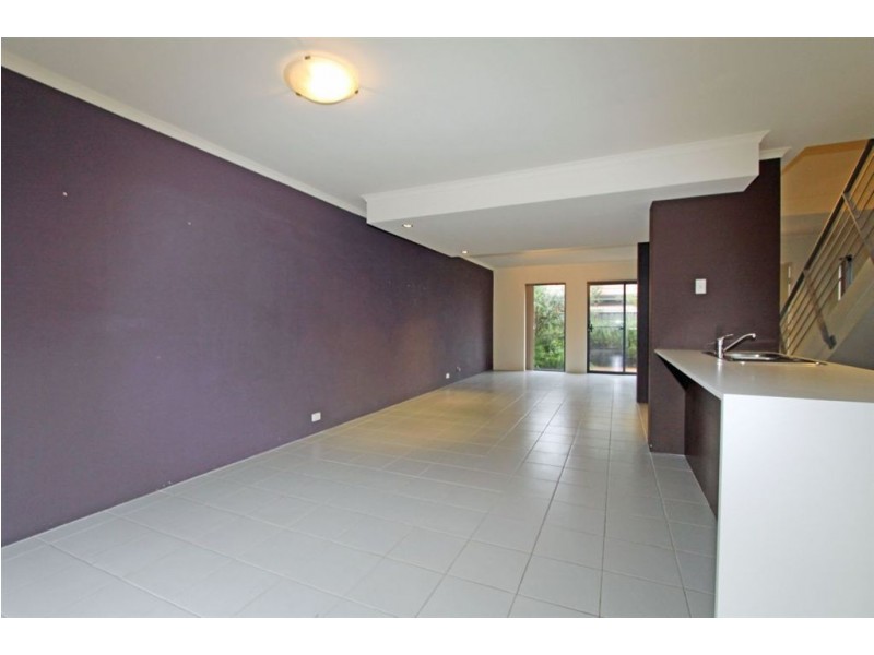 42/1 Mariners Cove Drive, Dudley Park WA 6210