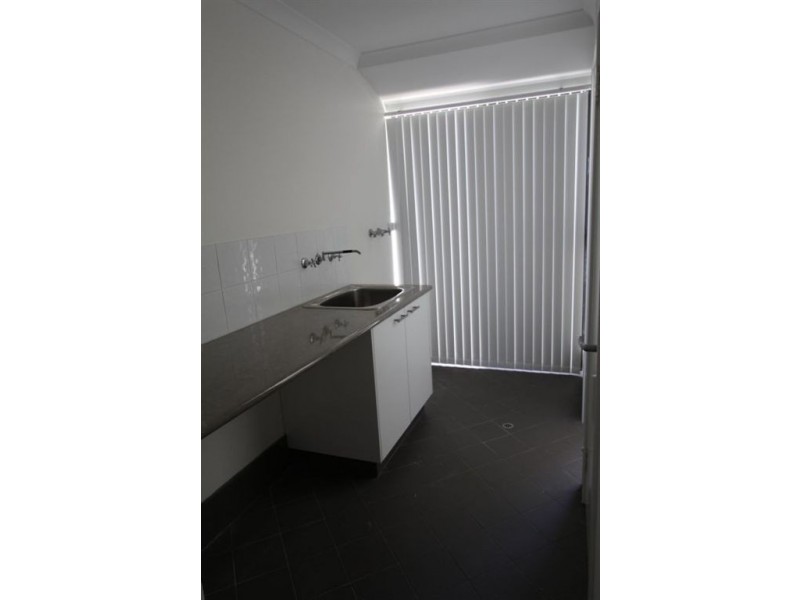 9 Pelora View, Lakelands WA 6180