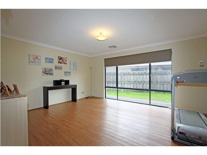 1 Fireglow Vista, Erskine WA 6210